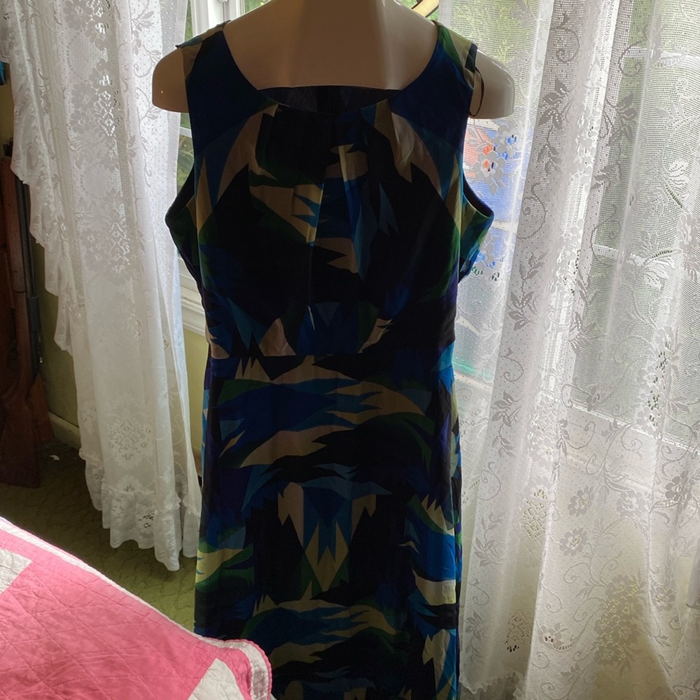 Pretty Geometric Pattern Dress Sleeveless size 14